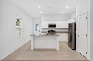 2222 Hemingway Cir, Groveland, FL 34736 - Photo 6