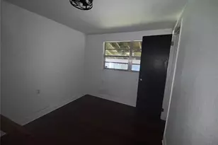 406 E Young St, Plant City, FL 33563 - Photo 8