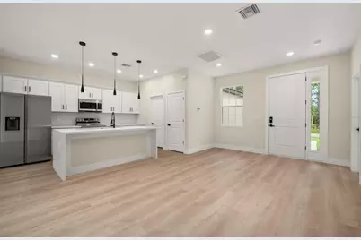 9107 Oviedo Street, Sebring, FL 33872 - Photo 10