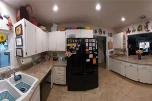 906 Bluewater Dr, Sun City Center, FL 33573 - Photo 30