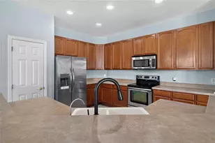 9806 Chorlton Cir, Orlando, FL 32832 - Photo 6