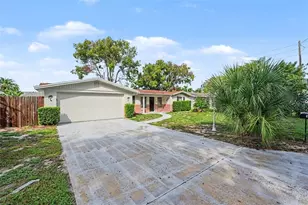10933 Stamford Dr, Port Richey, FL 34668 - Photo 2