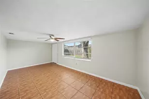 10933 Stamford Dr, Port Richey, FL 34668 - Photo 12