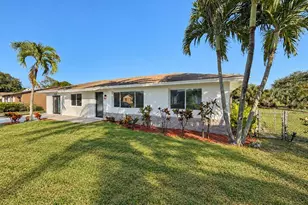 1476 N Mangonia Dr, West Palm Beach, FL 33401 - Photo 1