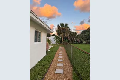 1476 N Mangonia Drive, West Palm Beach, FL 33401 - Photo 32
