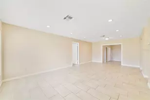 2638 Beal St, Deltona, FL 32738 - Photo 4