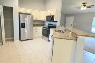 16585 SW 31st Cir, Ocala, FL 34473 - Photo 2