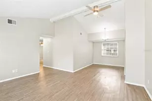 10102 Hickory Hollow Ct, Tampa, FL 33615 - Photo 4
