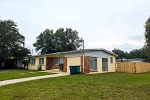2001 E Robson St, Tampa, FL 33610 - Photo 2