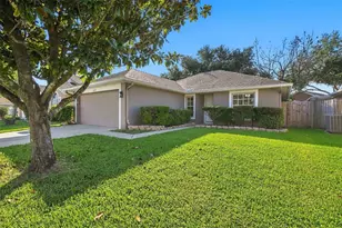 10806 Brown Trout Cir, Orlando, FL 32825 - Photo 2
