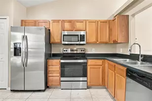 10806 Brown Trout Cir, Orlando, FL 32825 - Photo 4