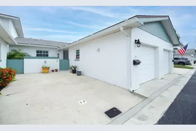 290 Paradise Boulevard #17, Melbourne, FL 32903 - Photo 2