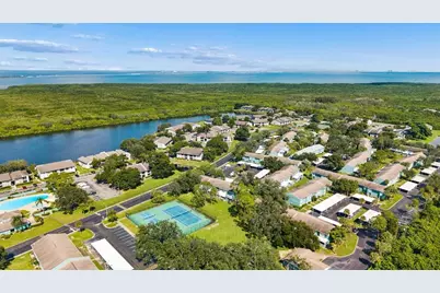 172 115th Avenue N #172, Saint Petersburg, FL 33716 - Photo 2