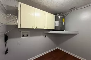 16005 Woodpine Dr, Tampa, FL 33618 - Photo 14