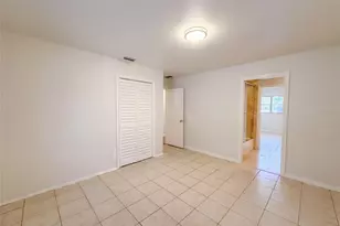 3705 Malec Cir, Sarasota, FL 34233 - Photo 16
