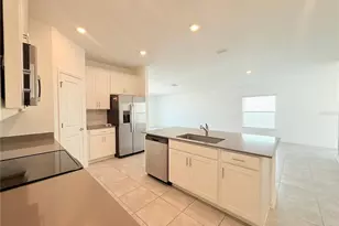 1945 Heart Lk Dr, Groveland, FL 34736 - Photo 4