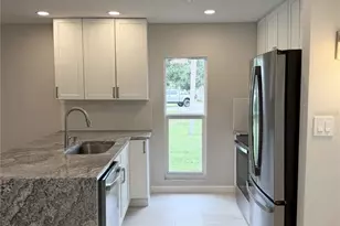 11481 W Bayshore Dr, Crystal River, FL 34429 - Photo 10