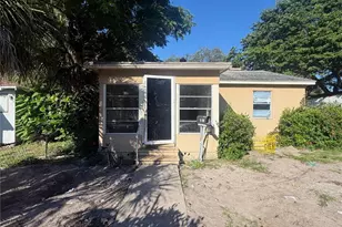 2221 Union St S, Saint Petersburg, FL 33712 - Photo 2