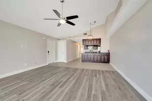2452 Sweetwater Club Cir, Kissimmee, FL 34746 - Photo 4