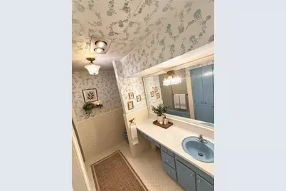 925 W Cimmeron Drive, Tampa, FL 33603 - Photo 10