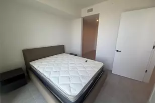121 NE 5th St, Miami, FL 33132 - Photo 12