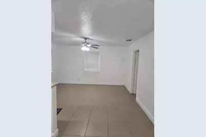 217 SW 2nd Place #E, Dania, FL 33004 - Photo 4
