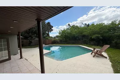 328 W Comanche Avenue, Tampa, FL 33604 - Photo 2