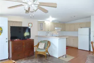 1017 1st St, Okeechobee, FL 34974 - Photo 14