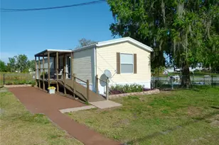 1017 1st St, Okeechobee, FL 34974 - Photo 4