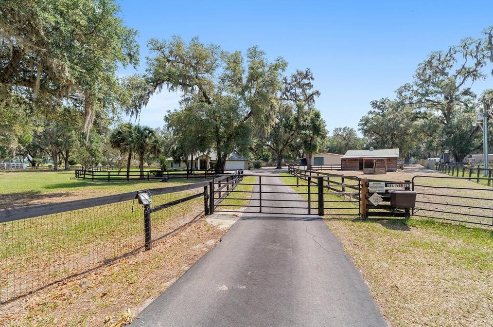 1891 150th Ave, Ocala, FL 34482-6651