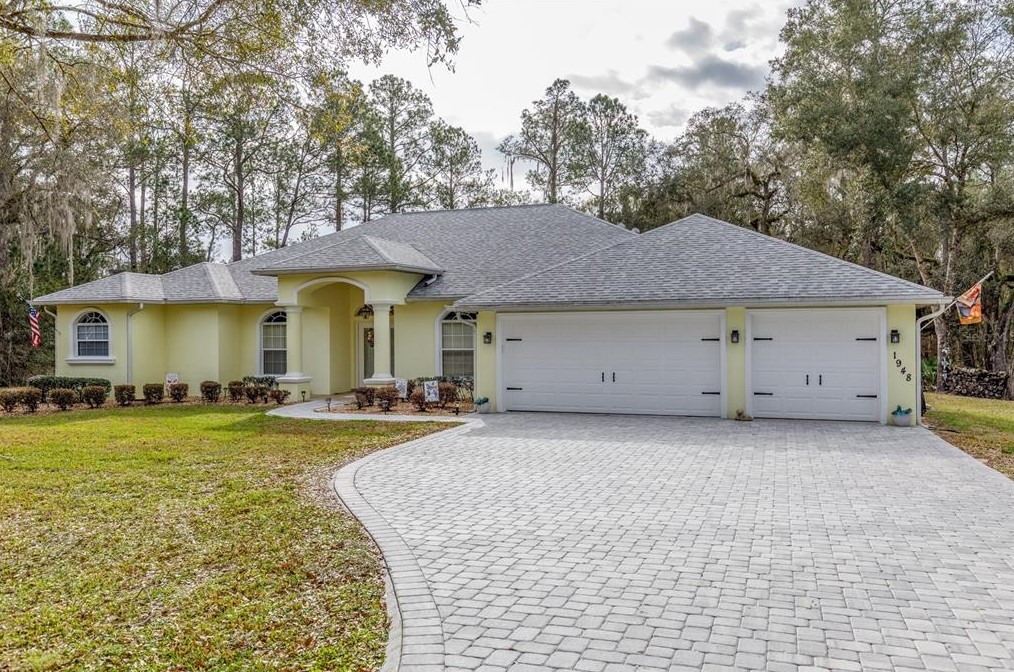 1948 E Delaware Ct, Dunnellon, FL 34434