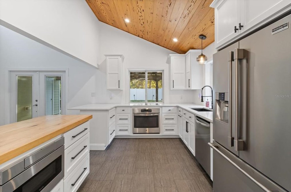 6404 7 Rivers Dr, Crystal River FL  34429-7699 exterior