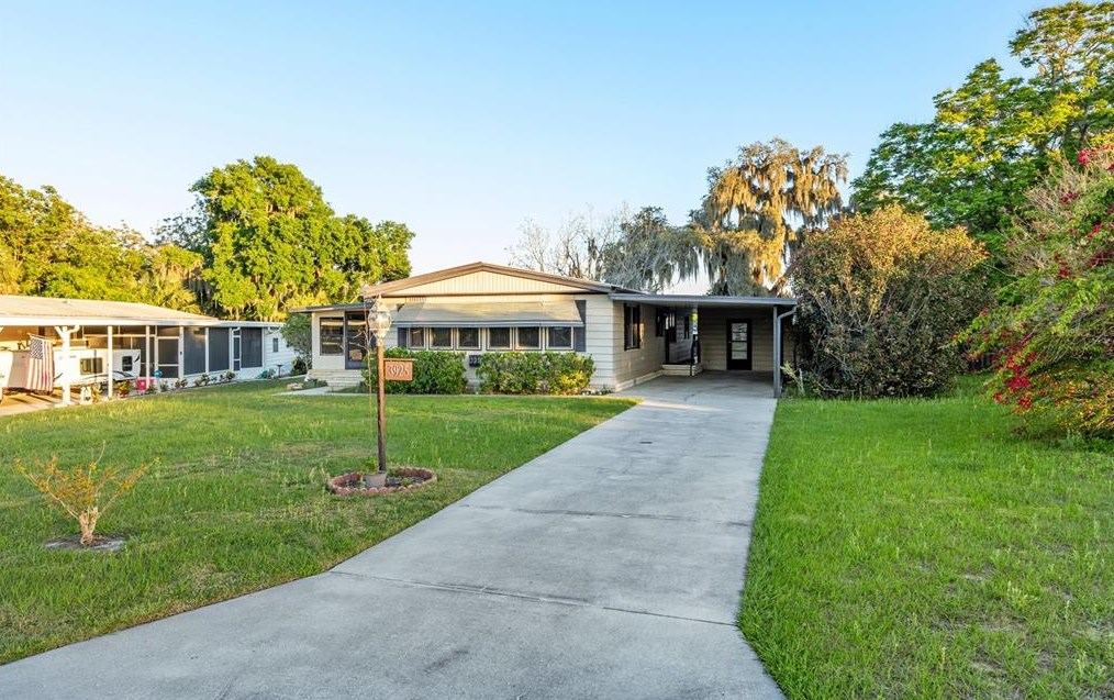 3925 Citrus Cir, Fruitland Park, FL 34731-6465