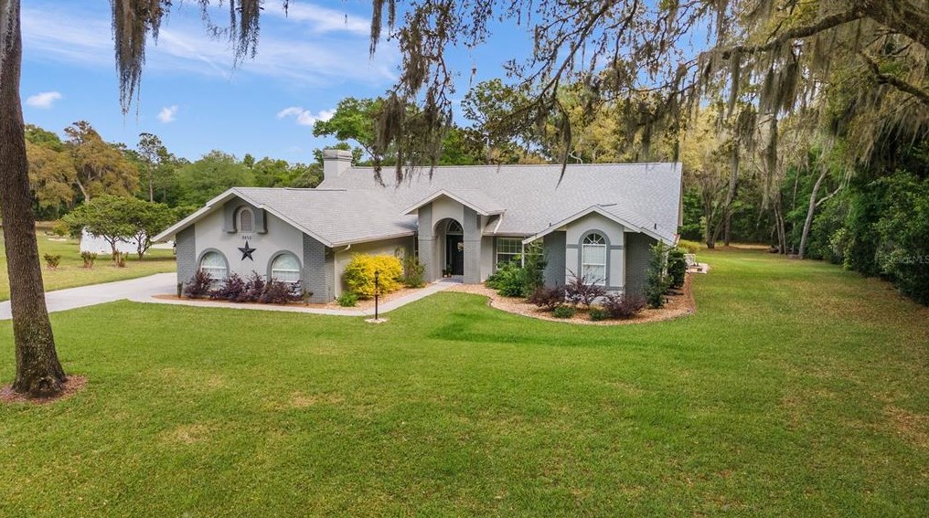 9855 206th Court Rd, Dunnellon, FL 34431-5953
