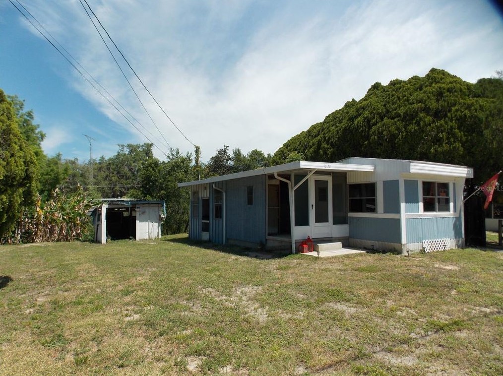 18579 Se 26th St, Ocklawaha, FL 32179
