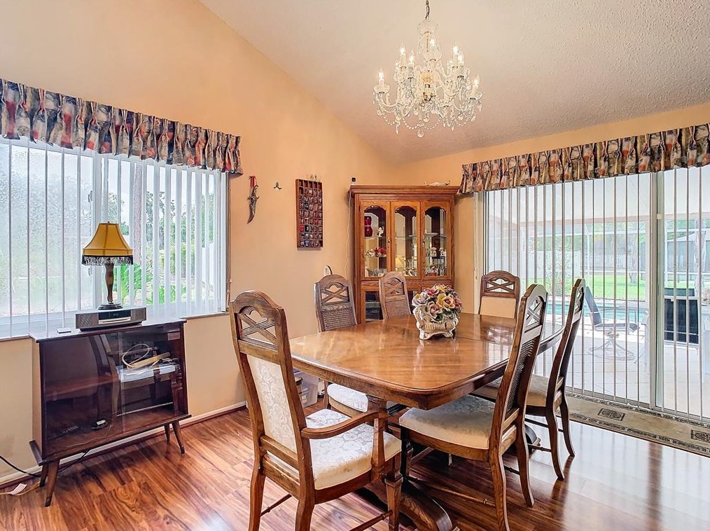 1001 Redbud Cir, Plant City FL  33563-8876 exterior