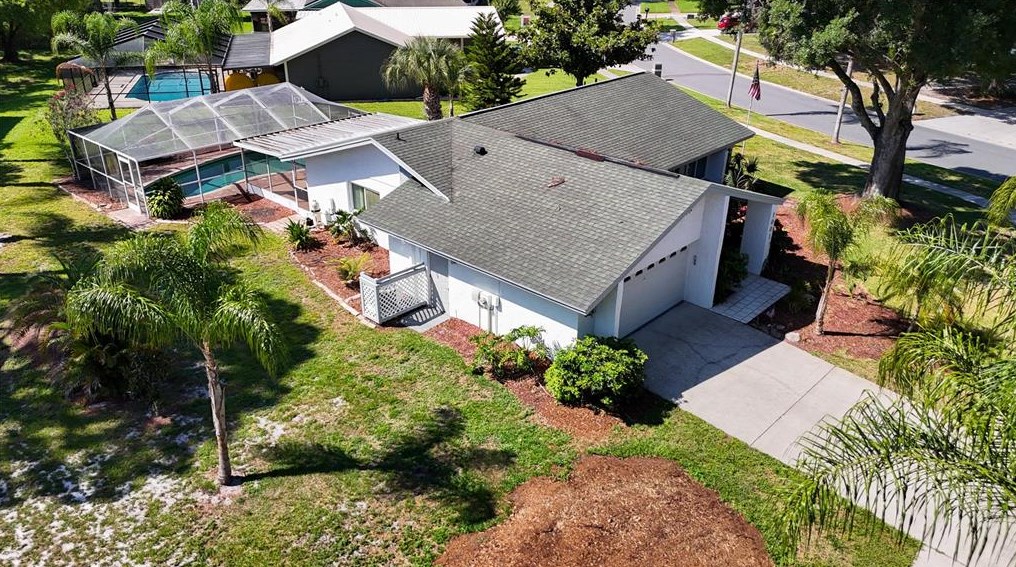 1001 Redbud Cir, Plant City FL  33563-8876 exterior