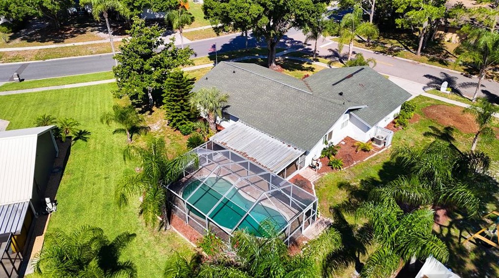 1001 Redbud Cir, Plant City FL  33563-8876 exterior