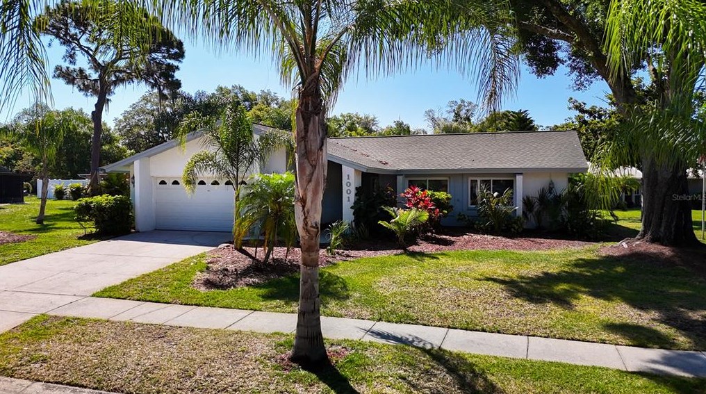 1001 Redbud Cir, Plant City FL  33563-8876 exterior