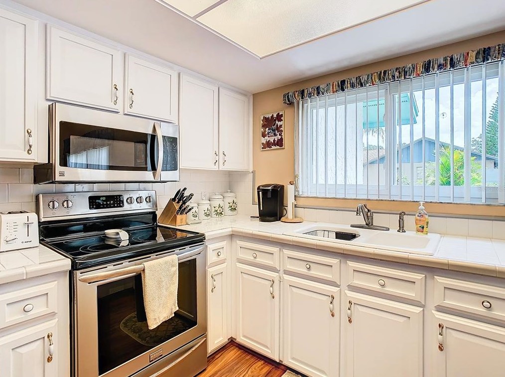 1001 Redbud Cir, Plant City FL  33563-8876 exterior