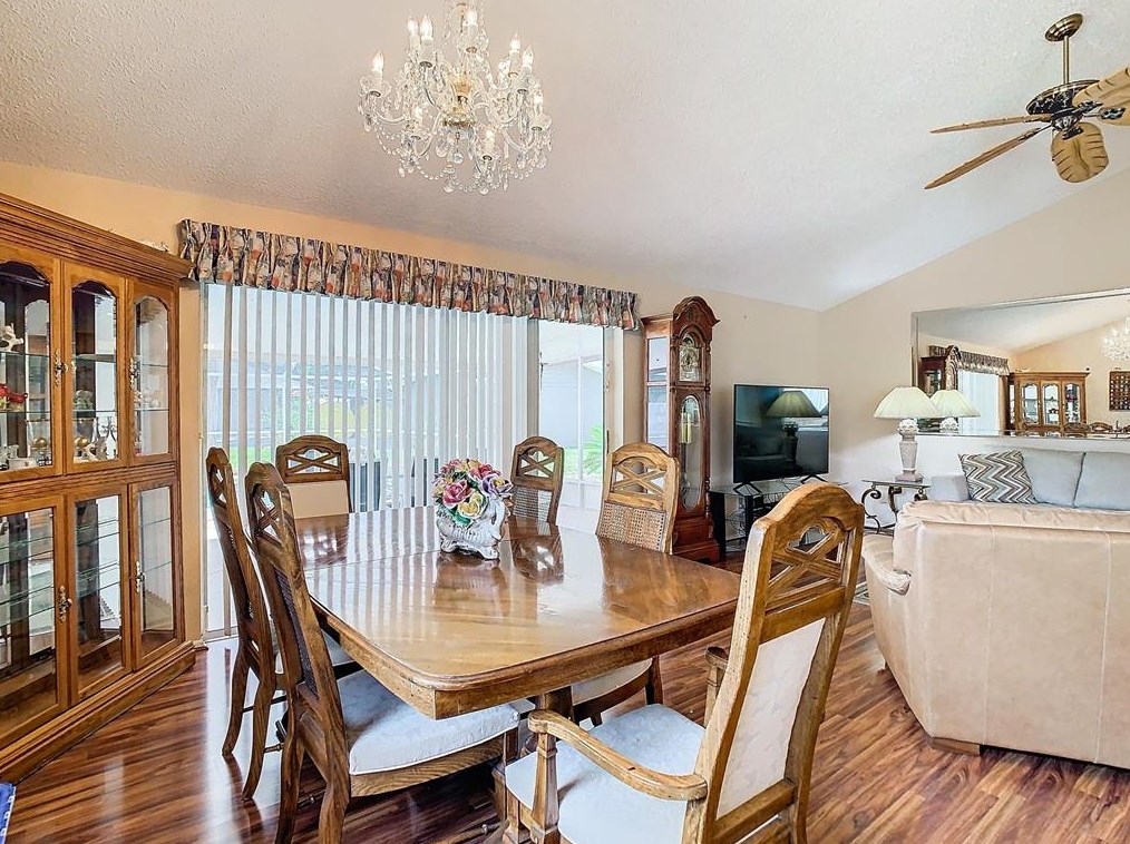 1001 Redbud Cir, Plant City FL  33563-8876 exterior