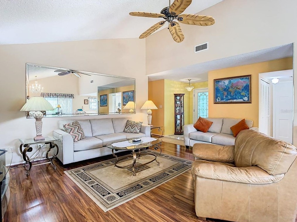 1001 Redbud Cir, Plant City FL  33563-8876 exterior