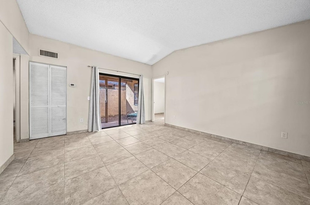 60 Pine Track Trl, Ocala, FL 34472-8093