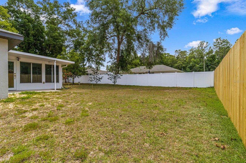 9292 161st Pl, Summerfield FL  34491-5873 exterior