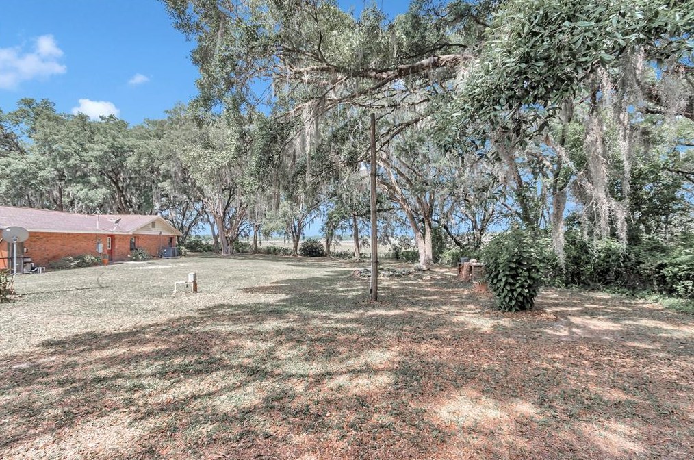 24320 Shorewood Dr, Dunnellon FL  34431-3724 exterior