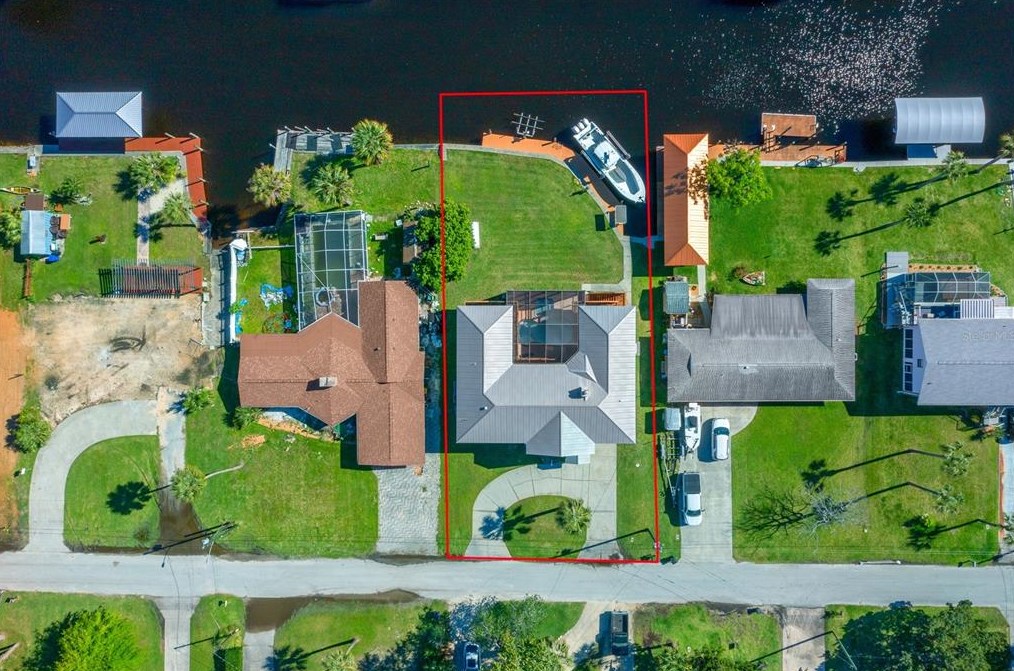 2050 Nw 18th St, Crystal River, FL 34428