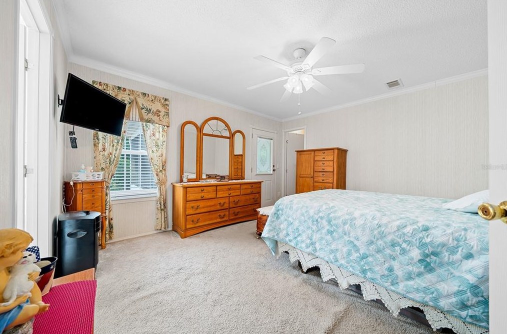 2427 178 Ave, Silver Springs FL  34488-6159 exterior