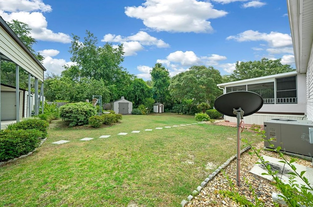 2427 178 Ave, Silver Springs FL  34488-6159 exterior