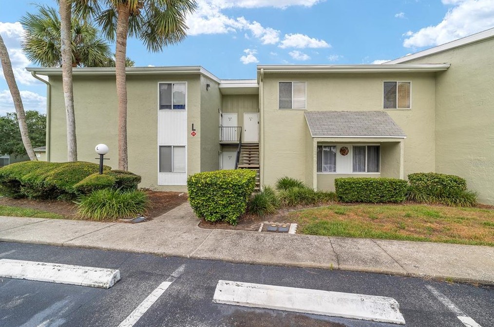 571 Fairways Cir, Ocala, FL 34472-2264