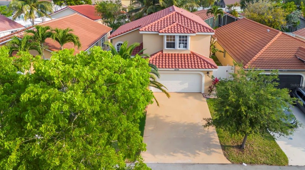 18312 7 St, Hollywood FL 33029-3684 exterior